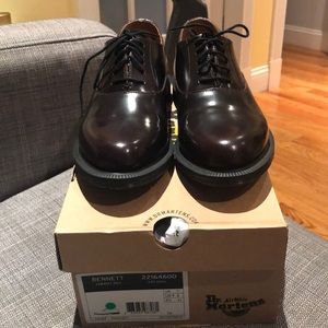 Dr. Martens Cherry Red Women's Bennett Oxford sz 9